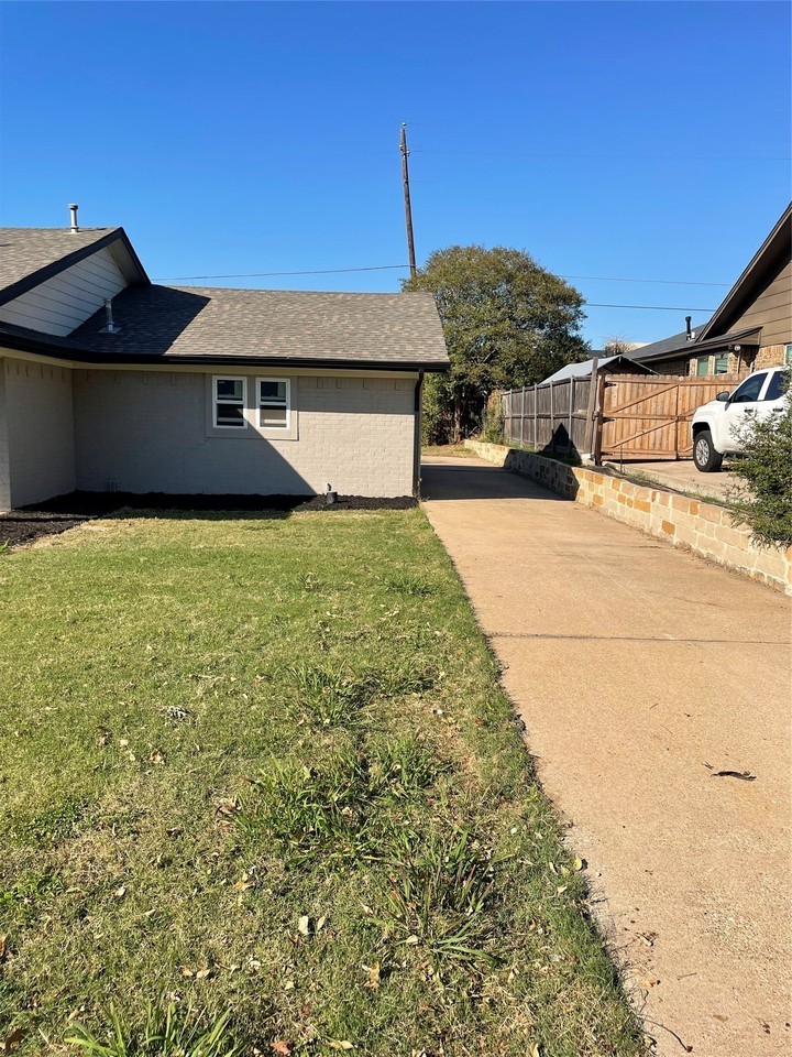 1423 Northridge Dr - Photo 3 of 40