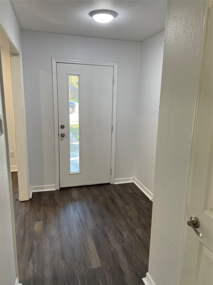 1423 Northridge Dr - Photo 5 of 40