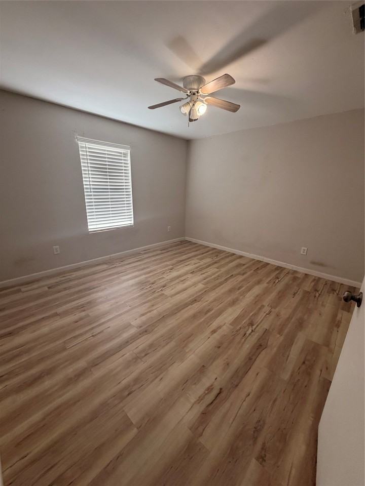 1244 Regal Dr - Photo 6 of 8