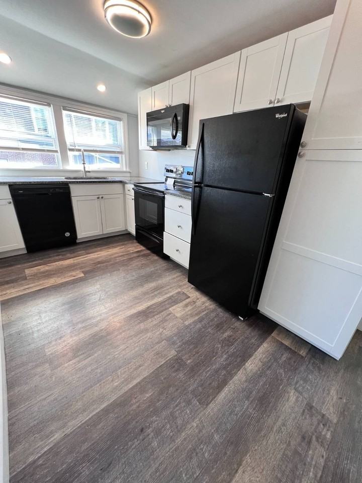 2 N Ferry St #3A - Photo 5 of 9