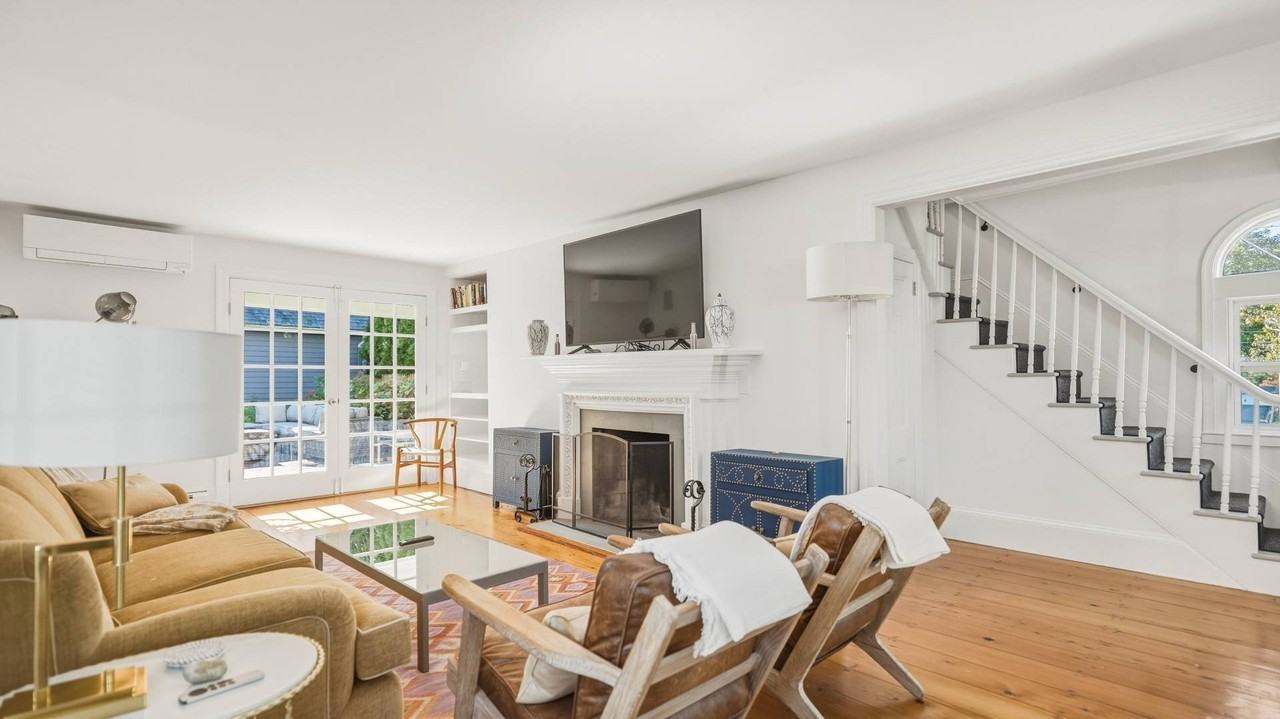 33 Atlantic Ave - Photo 3 of 17