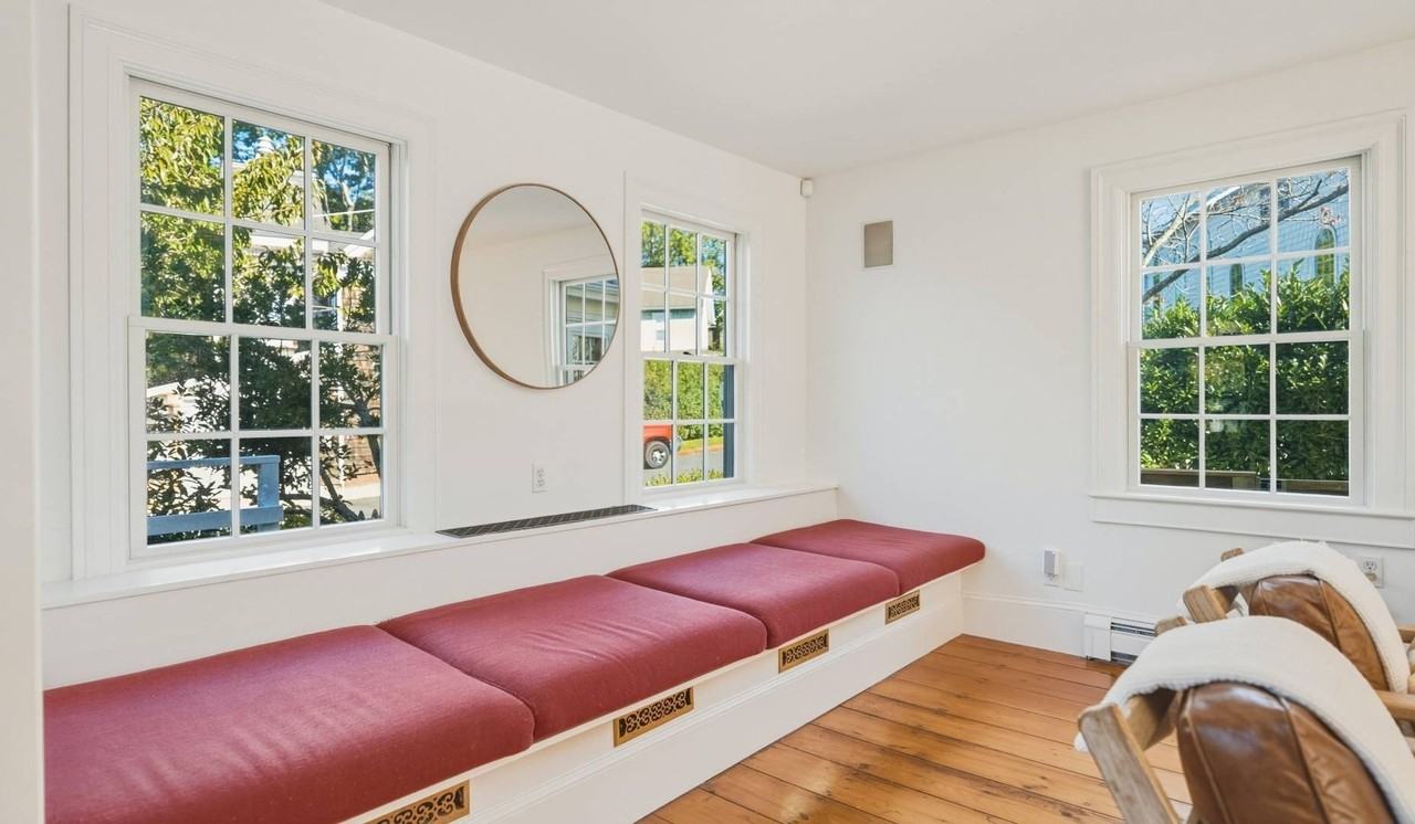 33 Atlantic Ave - Photo 5 of 17