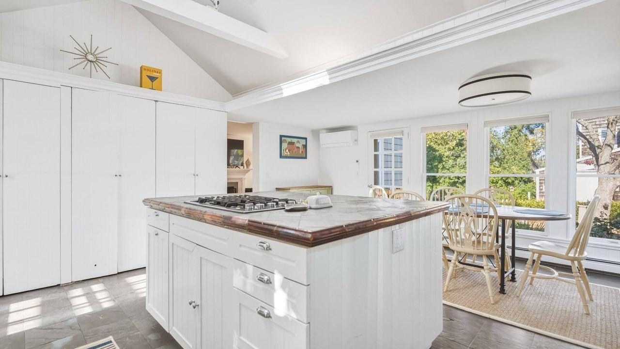 33 Atlantic Ave - Photo 7 of 17