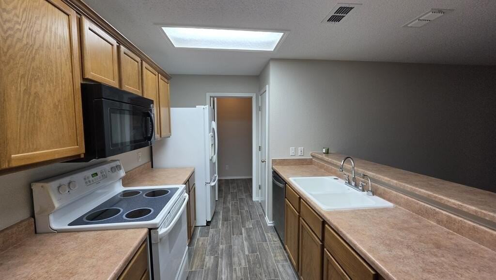 4028 New Orleans Dr - Photo 4 of 17