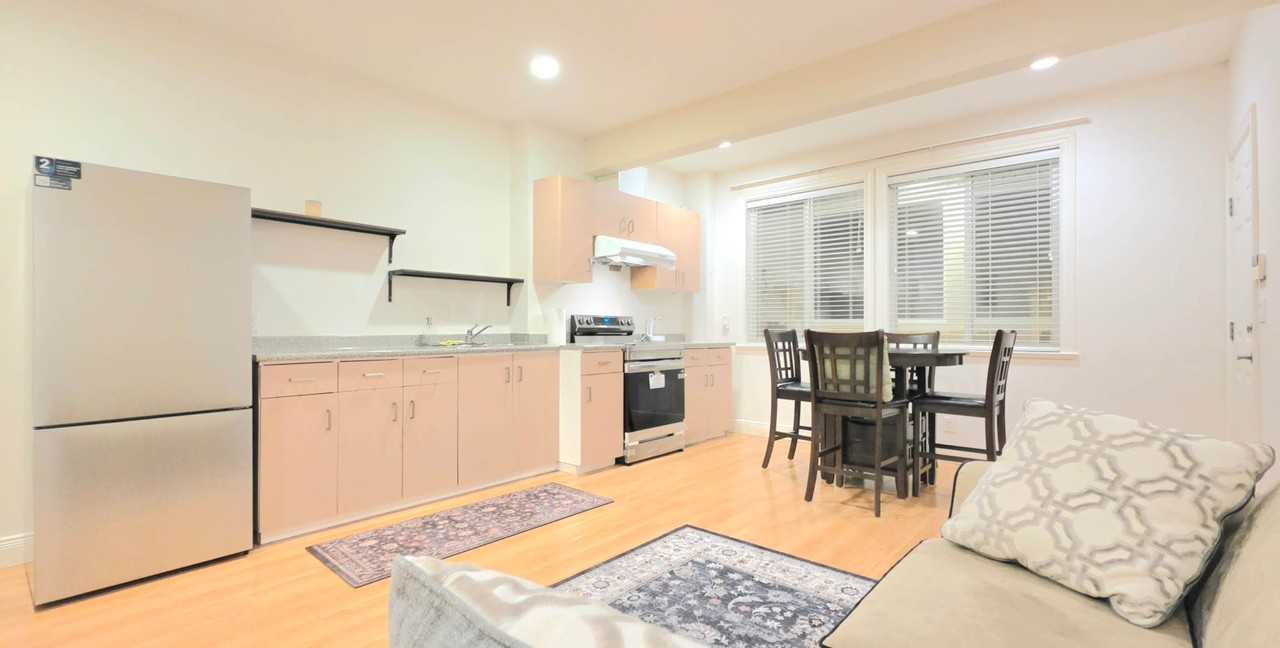 8598 171 Street - Photo 5 of 14