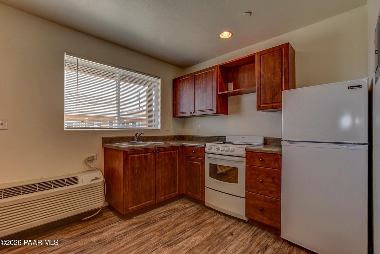 1141 E Gurley St #22 - Photo 3 of 6