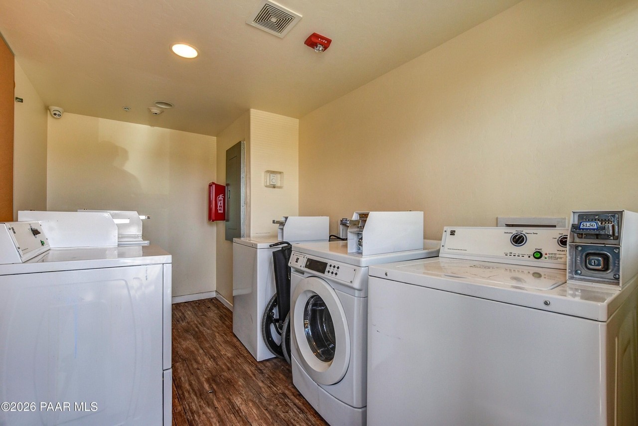 1141 E Gurley St #22 - Photo 6 of 6