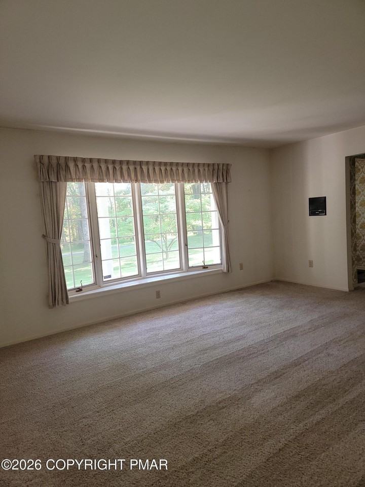 335 Colgate Ln - Photo 4 of 18