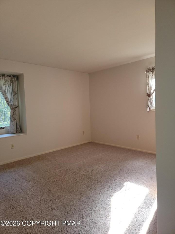335 Colgate Ln - Photo 7 of 18