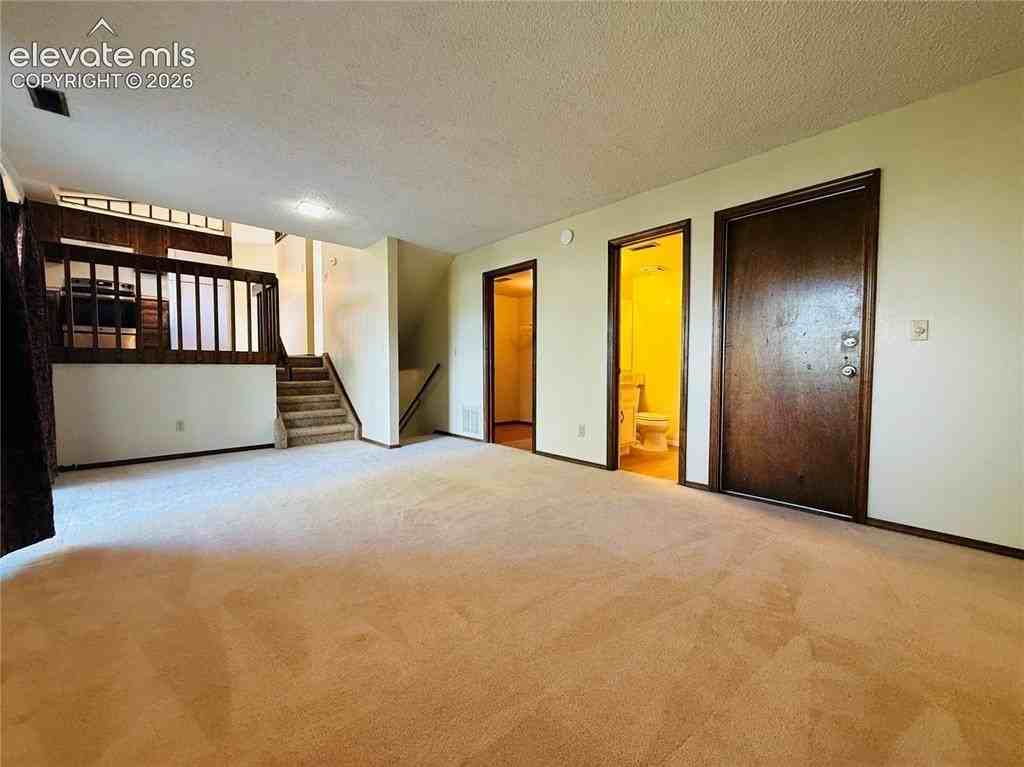 4920 Molly Pond Ct - Photo 6 of 27