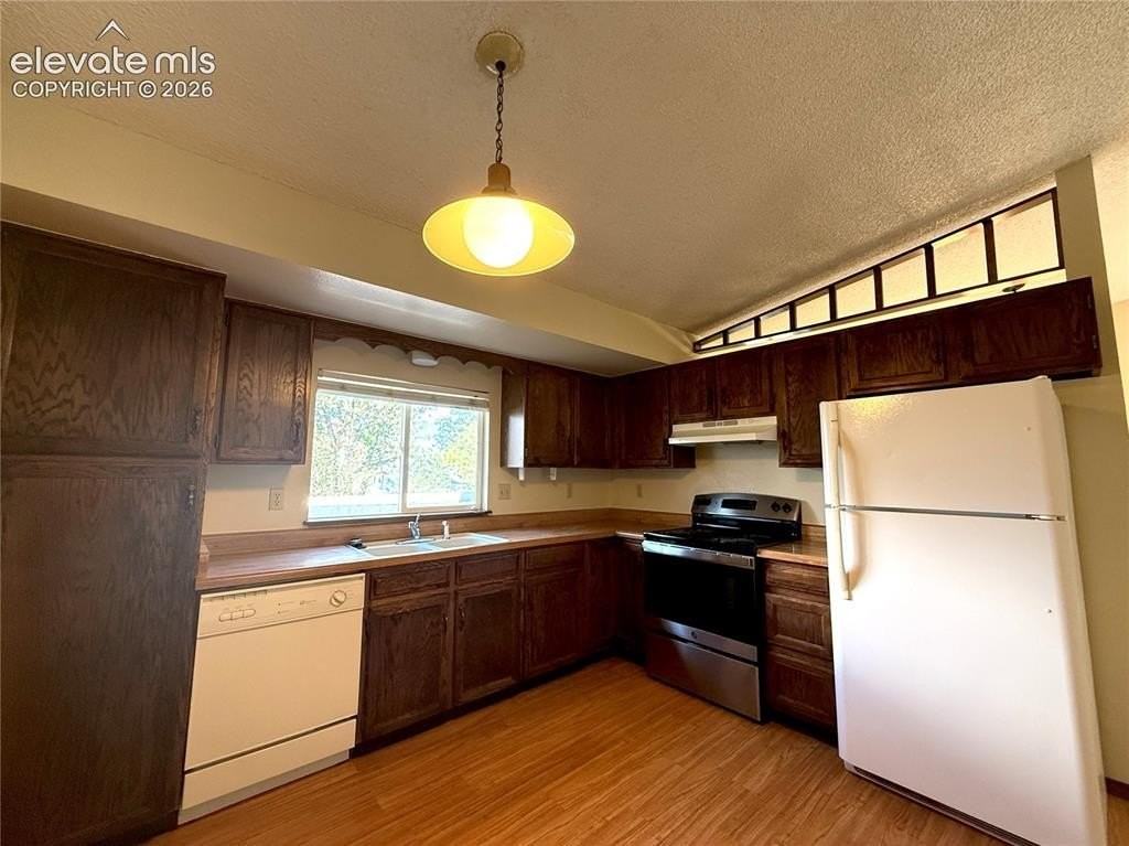 4920 Molly Pond Ct - Photo 7 of 27