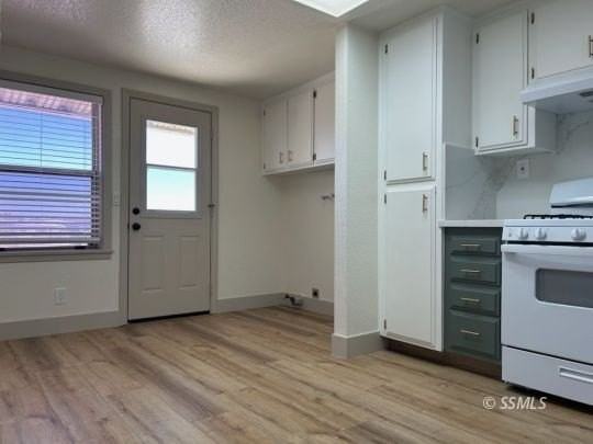 112 Valley St Apt B - Photo 4 of 14