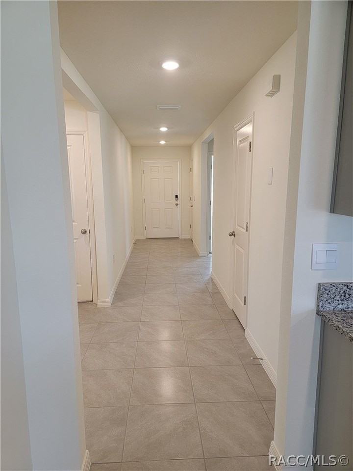 411 W Putting Green Ct - Photo 2 of 16