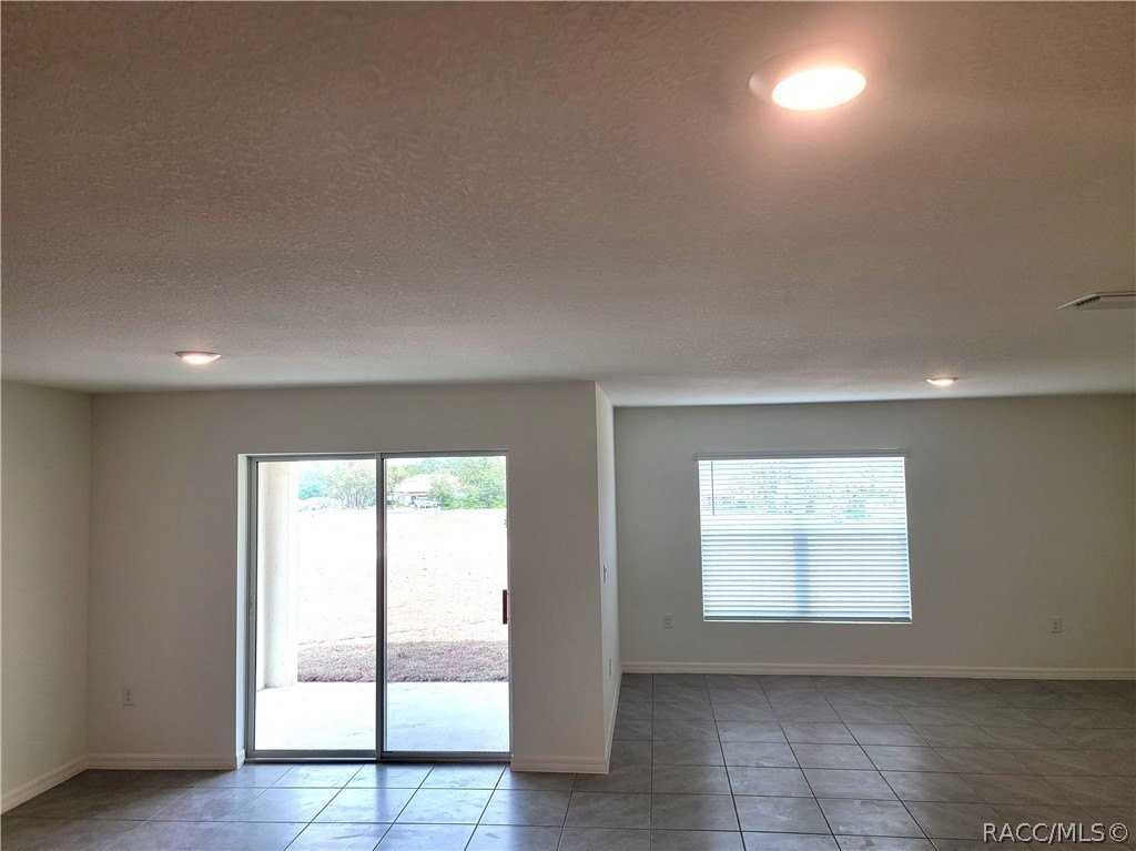 411 W Putting Green Ct - Photo 4 of 16