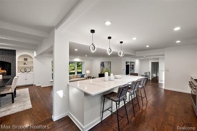 1257 Charrington Rd - Photo 5 of 45