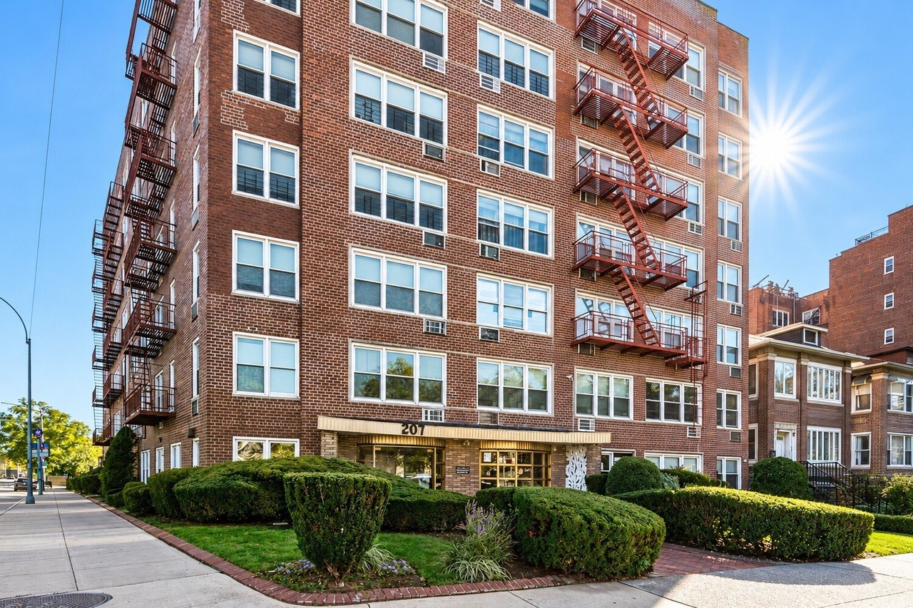 207 Ocean Pkwy - Photo 6 of 6