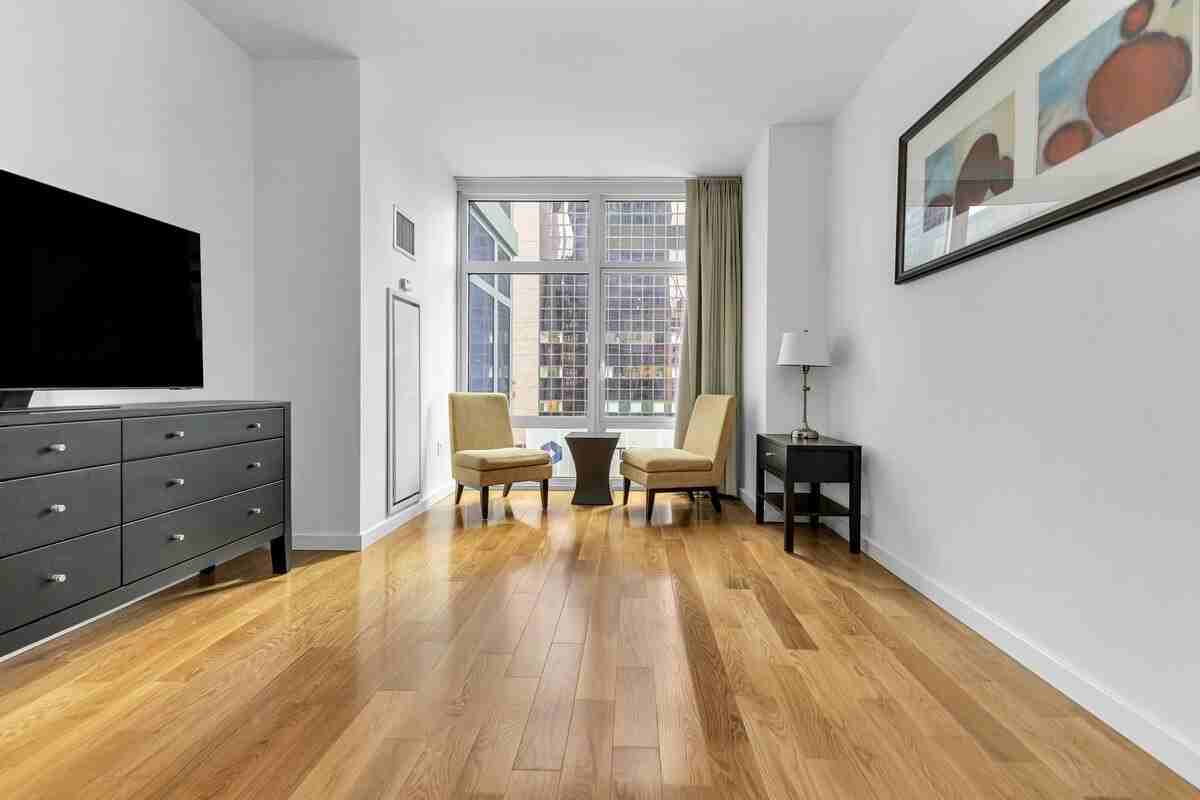 1600 Broadway - Photo 6 of 10