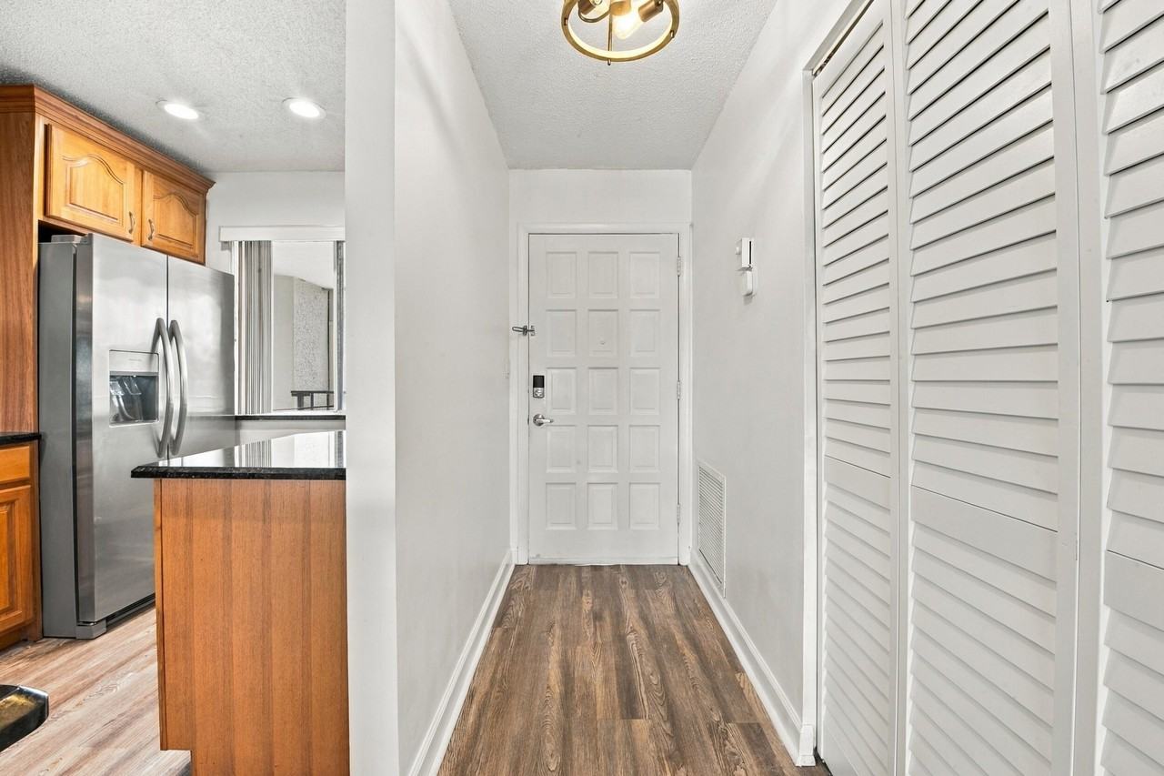 4545 Luxemburg Ct #303 - Photo 5 of 50