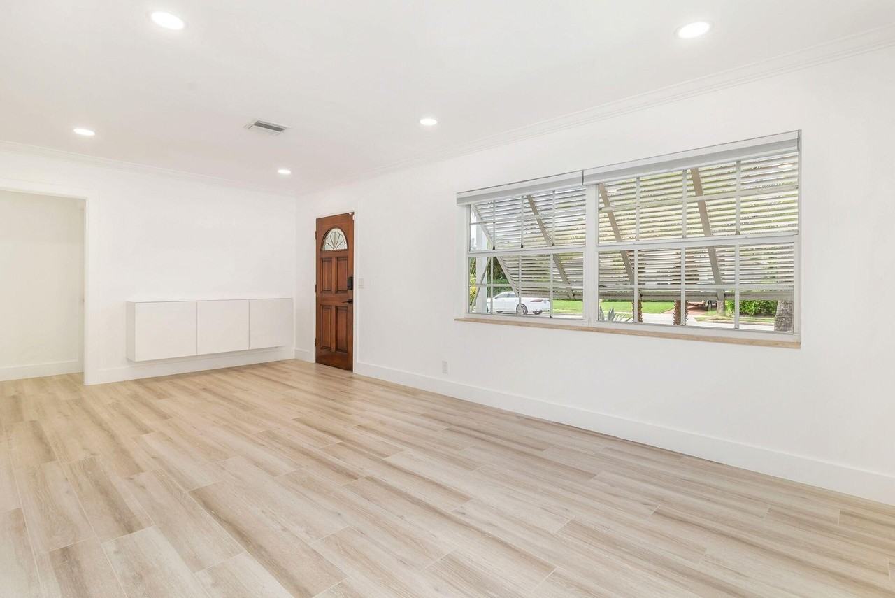 135 Edgewood Dr - Photo 5 of 25