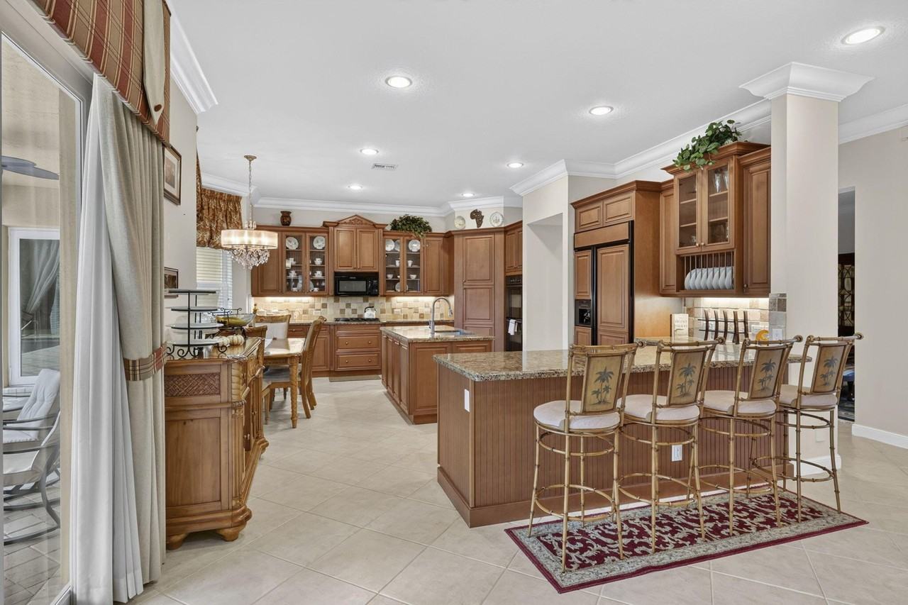 4485 Island Reef Dr - Photo 3 of 36