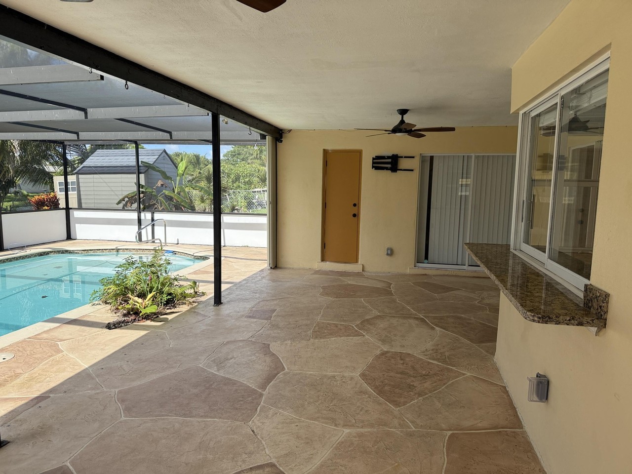 6957 Nw 9th Ct - Photo 3 of 18