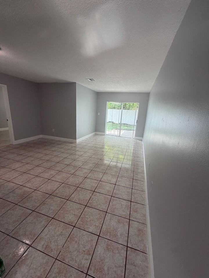 21312 Nw 40th Circle Ct #21312 - Photo 6 of 16