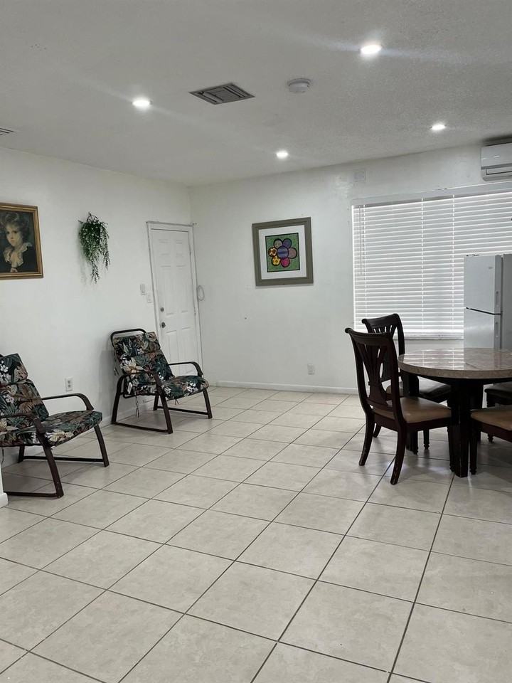 11860 Sw 183rd St - Photo 2 of 10