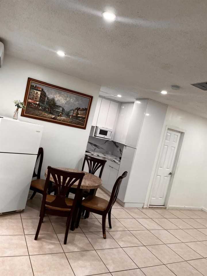 11860 Sw 183rd St - Photo 3 of 10