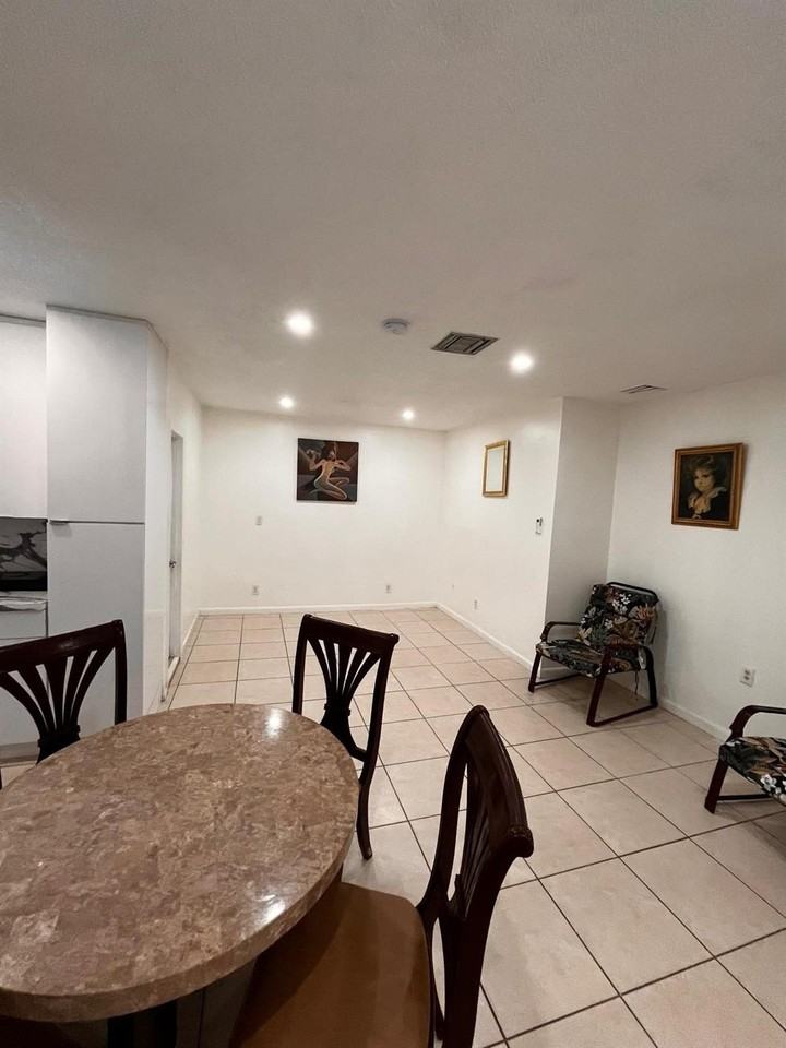 11860 Sw 183rd St - Photo 5 of 10