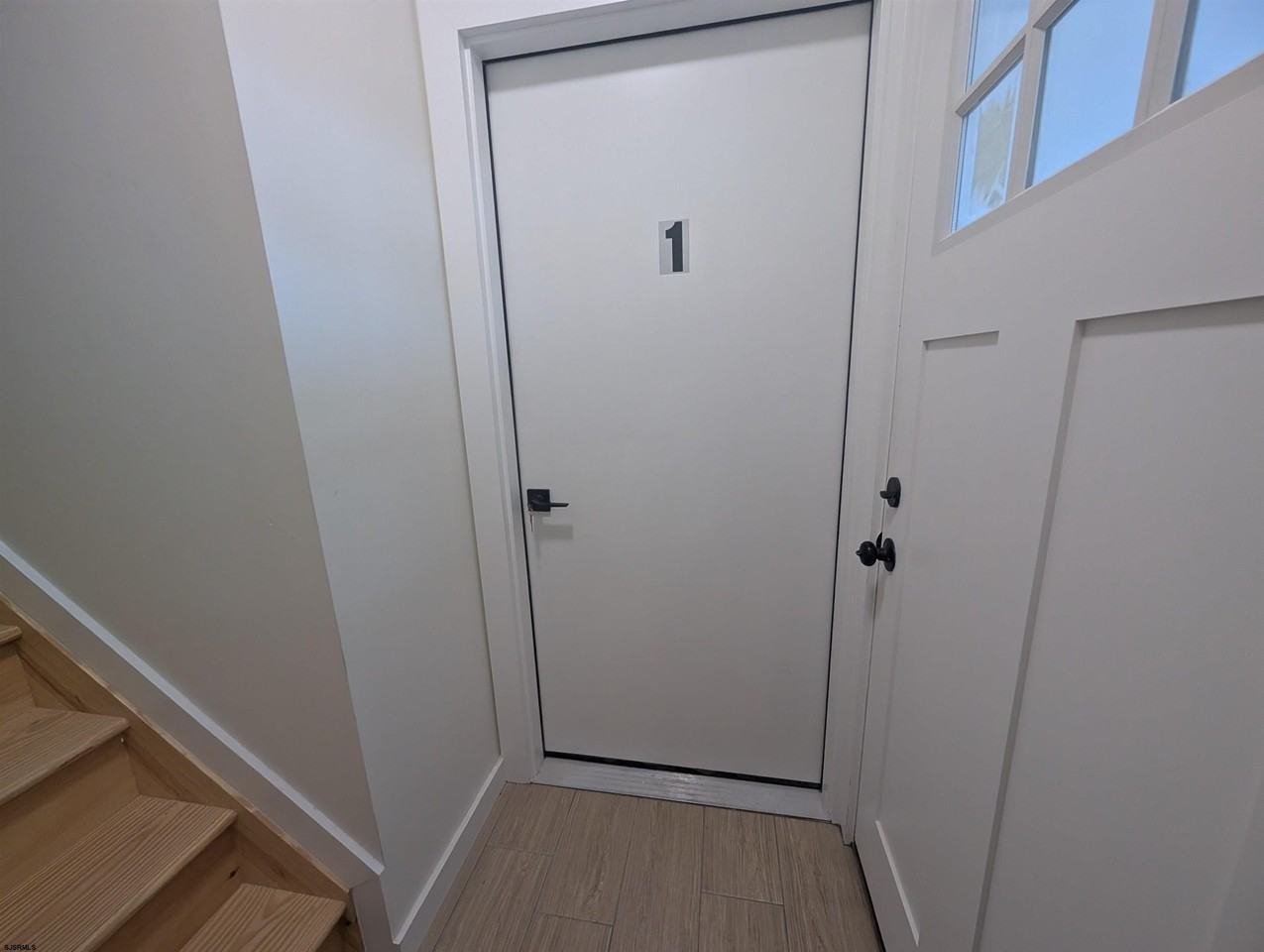 211 Oriental Ave #1 - Photo 3 of 14