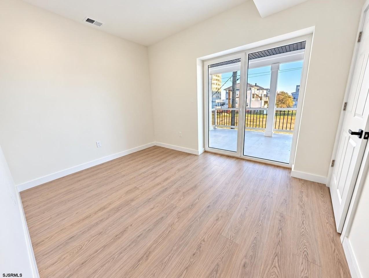 211 Oriental Ave #2 - Photo 6 of 15