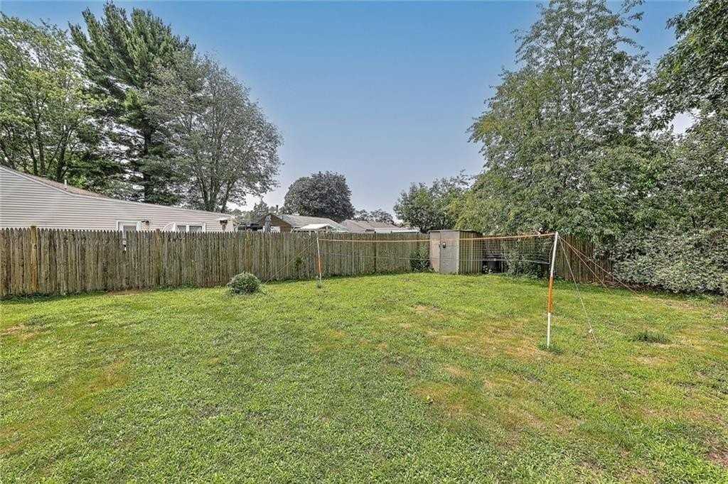52 Leroy Dr - Photo 2 of 16