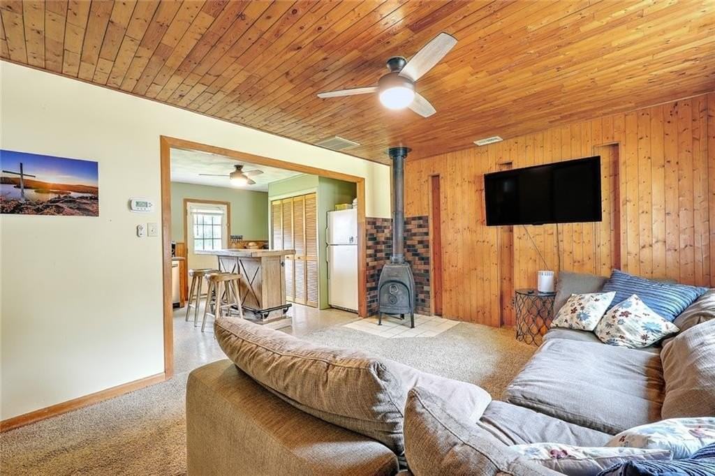 52 Leroy Dr - Photo 4 of 16
