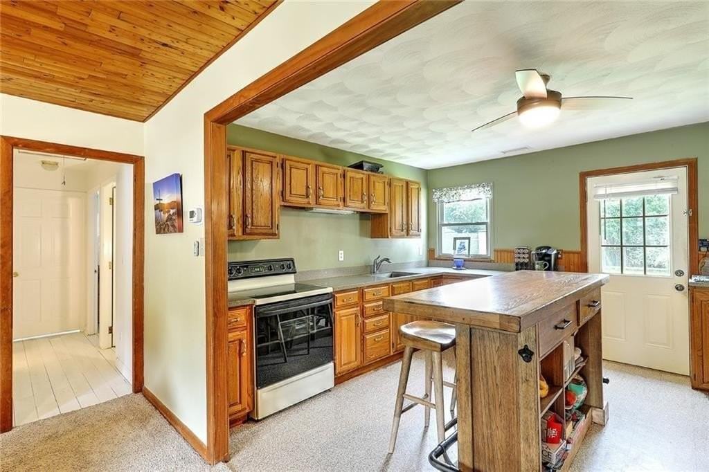 52 Leroy Dr - Photo 5 of 16