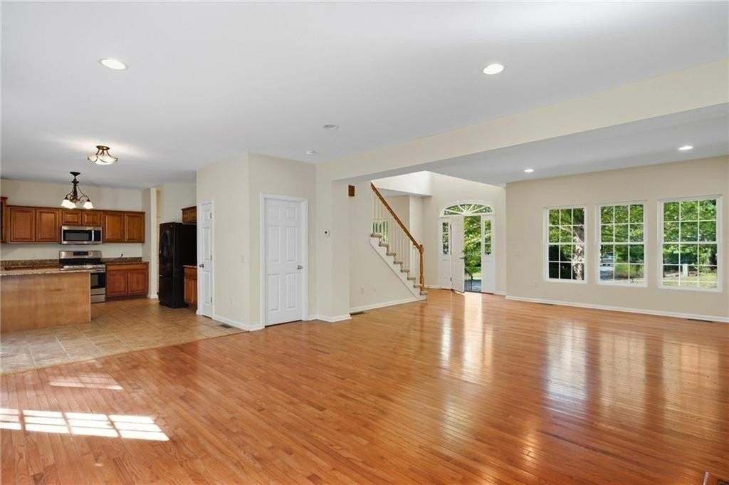 30 Arbor Dr - Photo 6 of 28