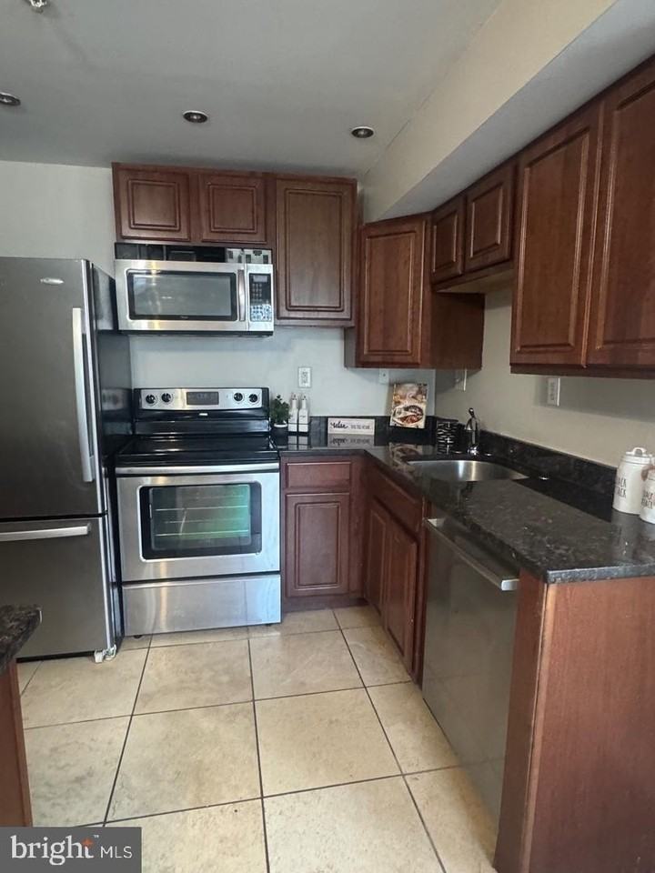 5210 F St Se #1 - Photo 7 of 24