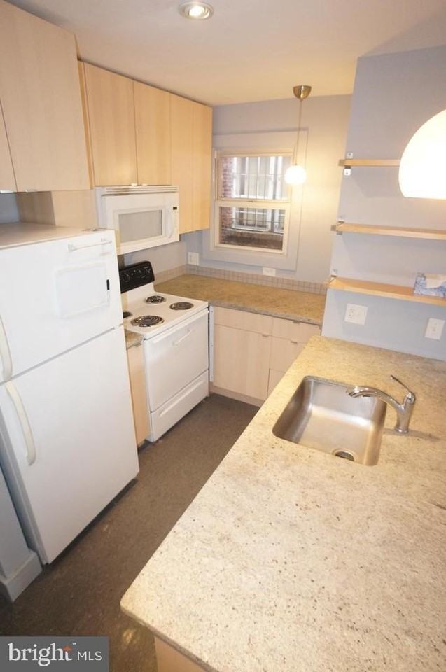 471 M St Nw #B - Photo 5 of 13