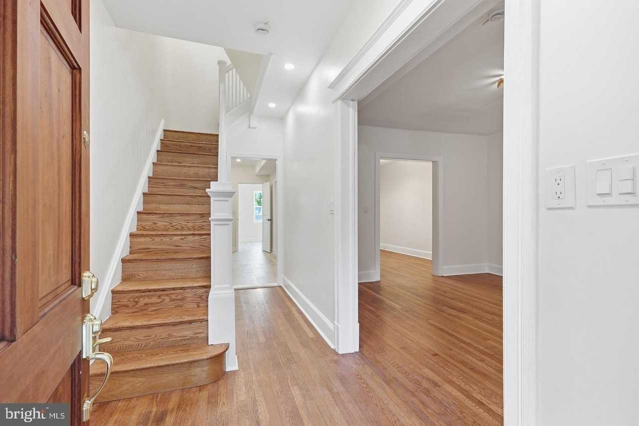 2212 N Capitol St Nw - Photo 2 of 41