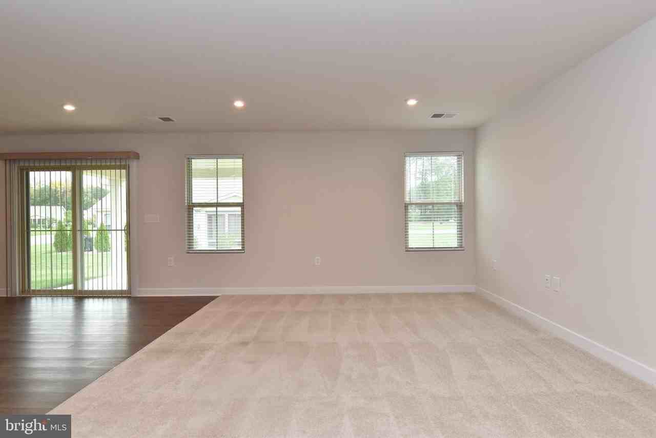 26200 Vintage Cir - Photo 4 of 23