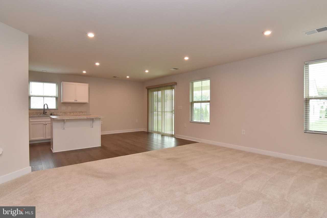 26200 Vintage Cir - Photo 5 of 23