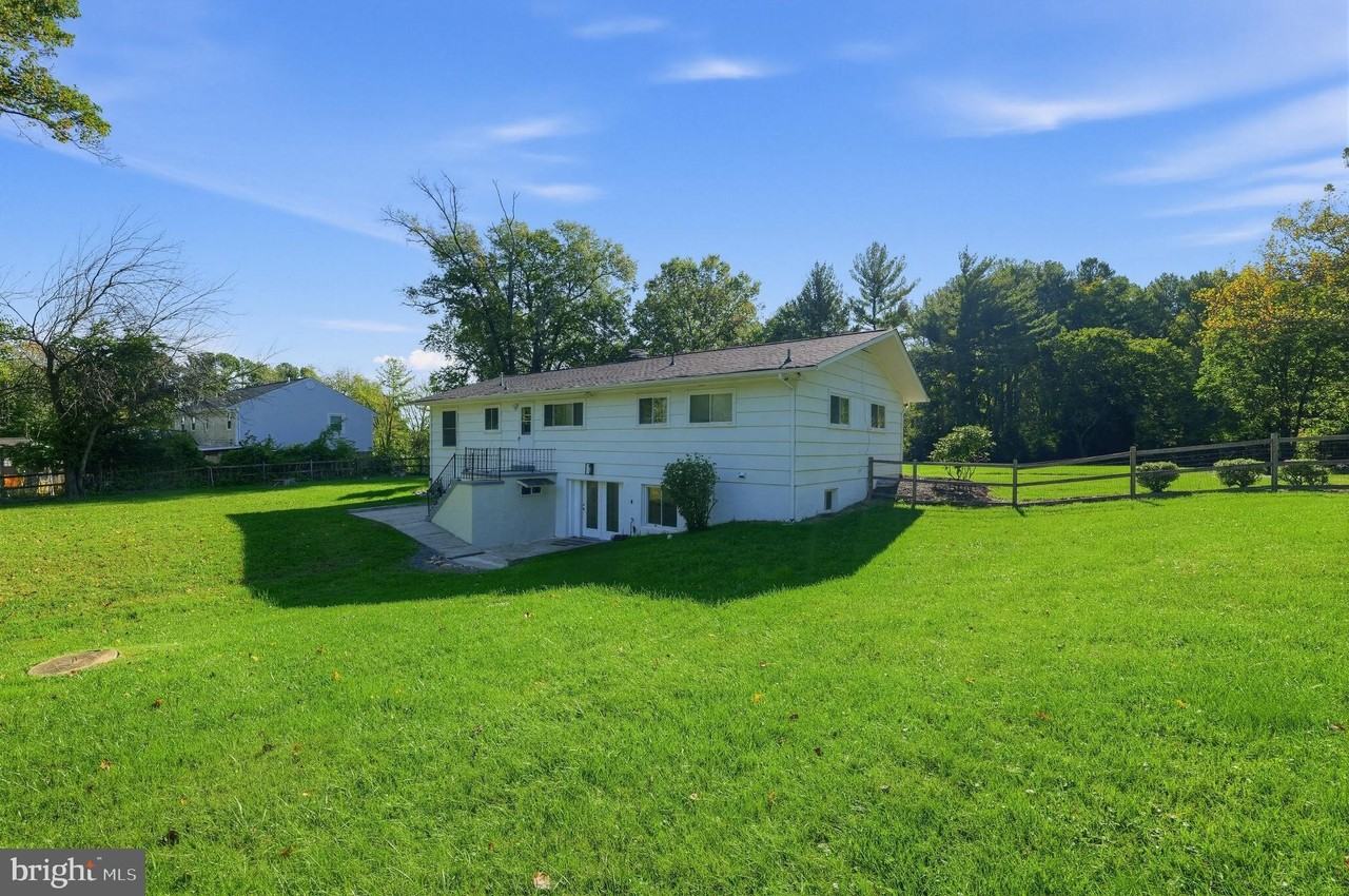 6944 Pindell School Rd - Photo 4 of 42