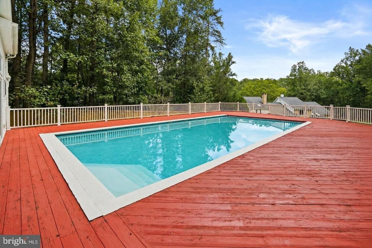 10320 Glen Rd - Photo 2 of 36