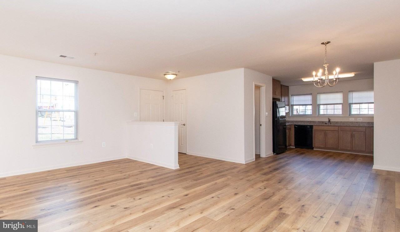 4160 Crab Apple Ct #6 - Photo 3 of 15