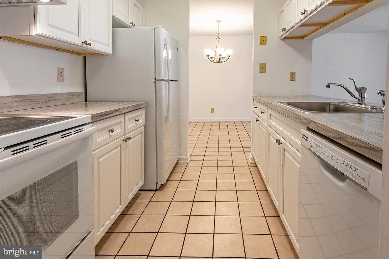 2408-A Durham Ct - Photo 3 of 10