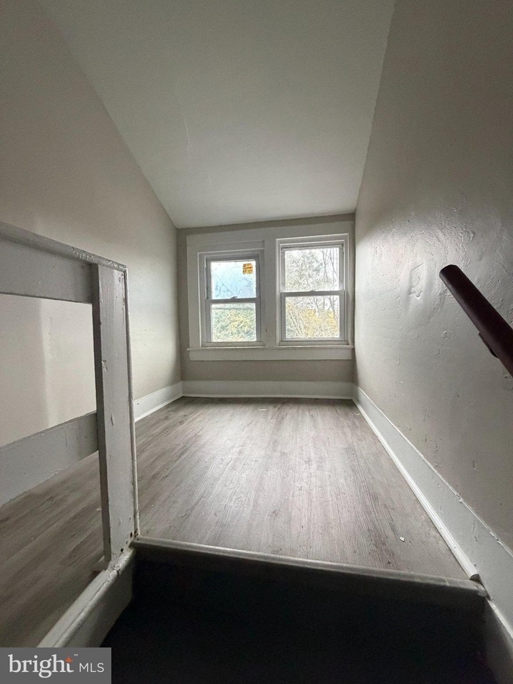 465 S 2nd St #2 - Photo 7 of 19