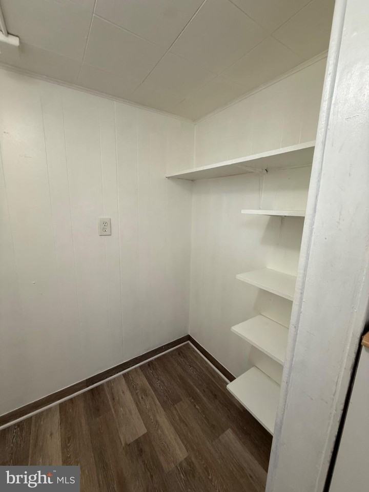 2503 46th St - Photo 5 of 7