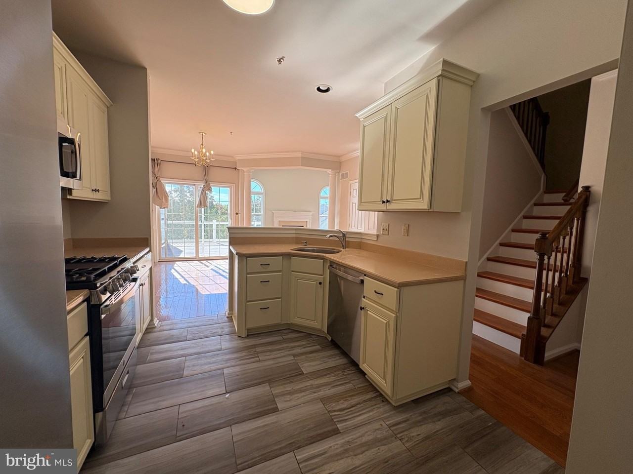 118 Madison Way - Photo 3 of 21