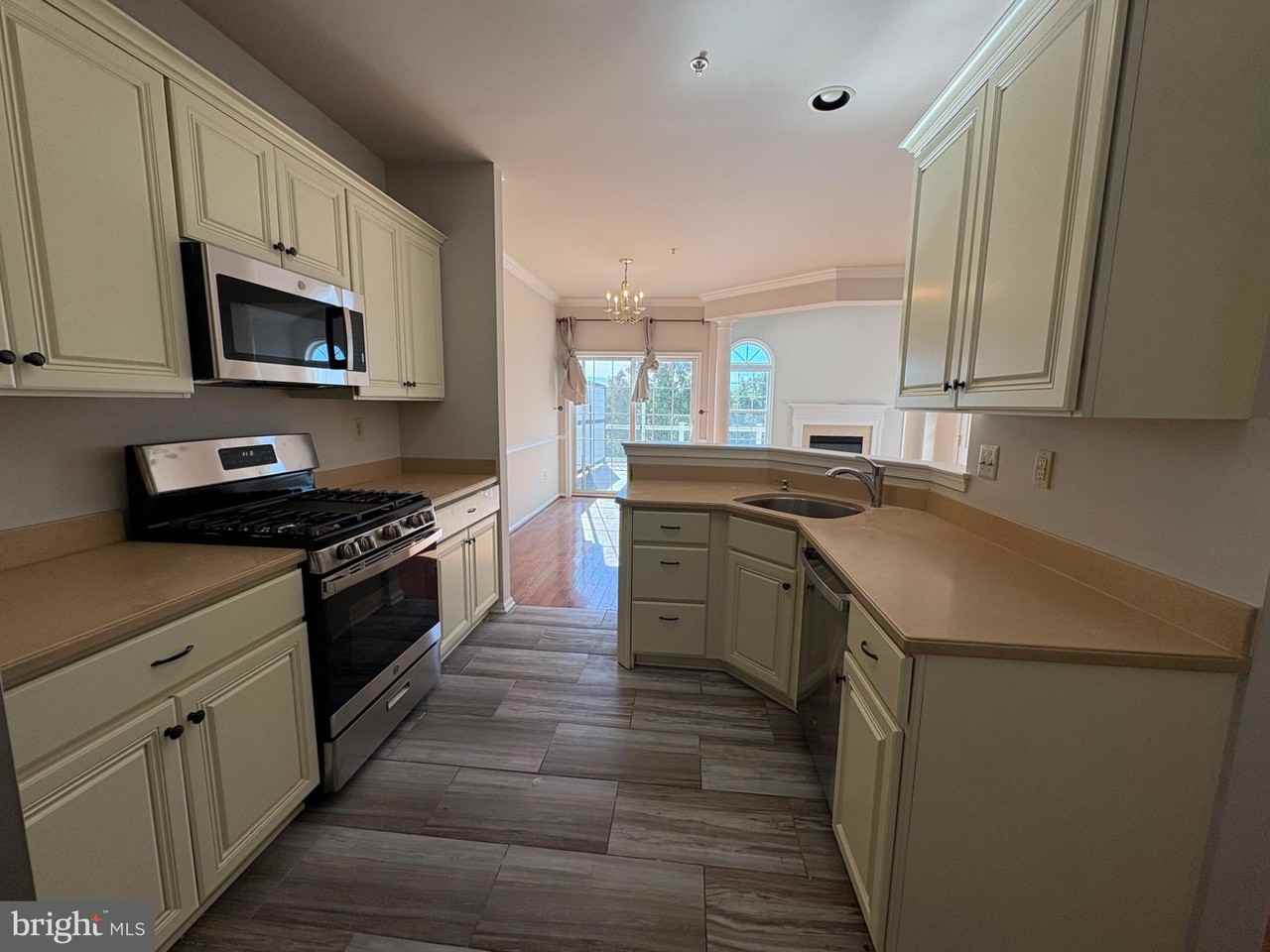 118 Madison Way - Photo 4 of 21
