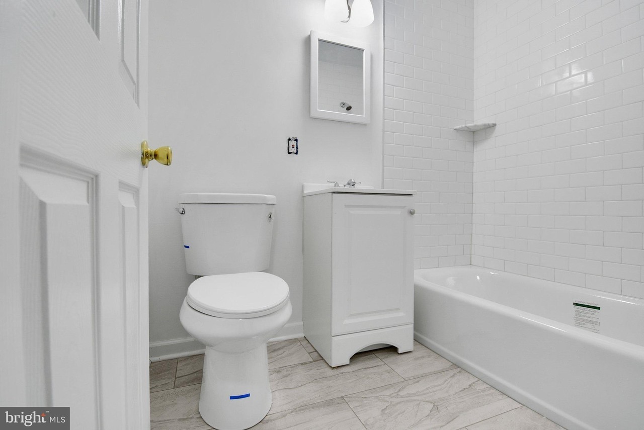 266 Bridge St - Photo 7 of 10