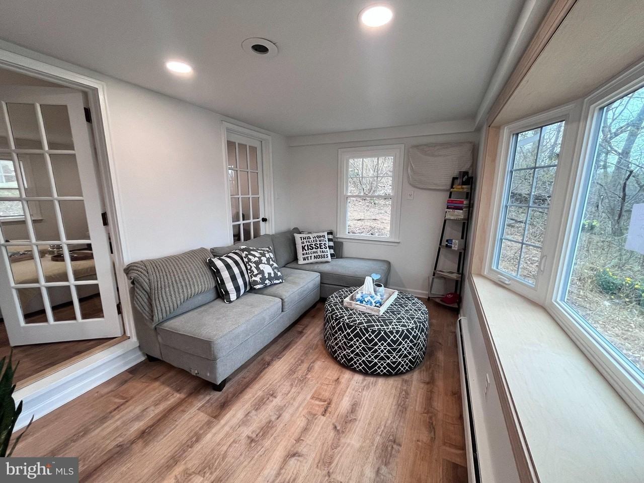 401 Levis Ln - Photo 4 of 19
